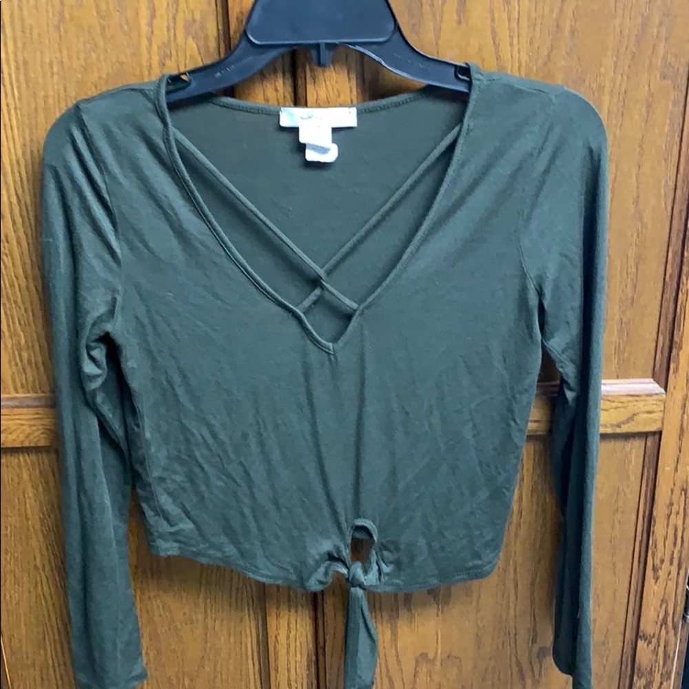 Cute Army Green Longsleeve!
